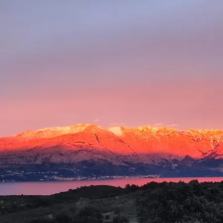 Willa Bob Povlja (Brac)