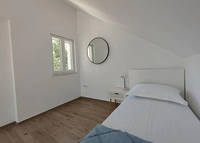 Bob Vila Povlja (Brac)